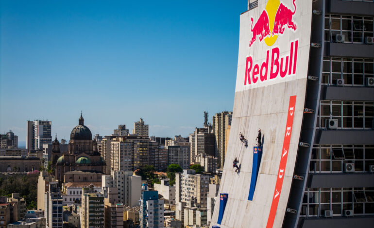 Red Bull sporcusu Sandro Dias iki Guinness Dünya rekoru kırdı