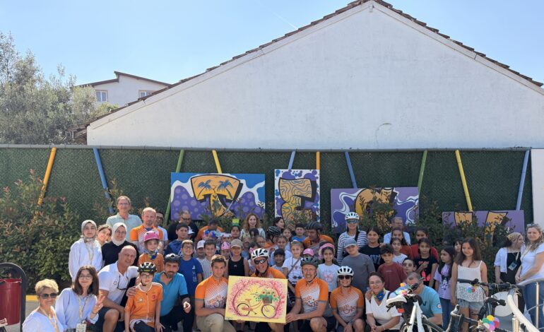 Bisiklet tutkunları, TEGV çocukları için İznik Gölü çevresinde pedal çevirdi