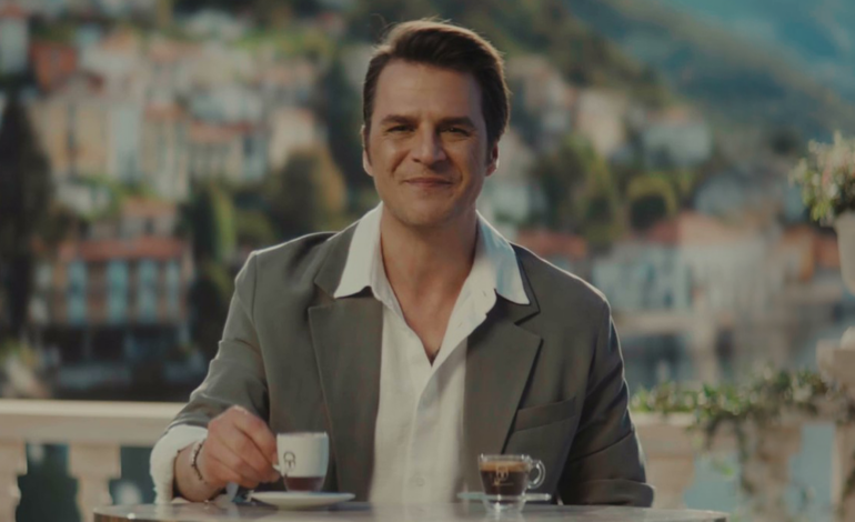 Kurukahveci Mehmet Efendi, yeni reklam kampanyasını Mehmet Günsür ile hayata geçirdi