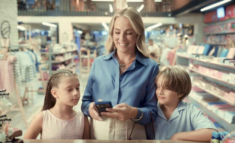 QNB’nin yeni reklam filminde Doğa Rutkay ve İkizleri rol aldı